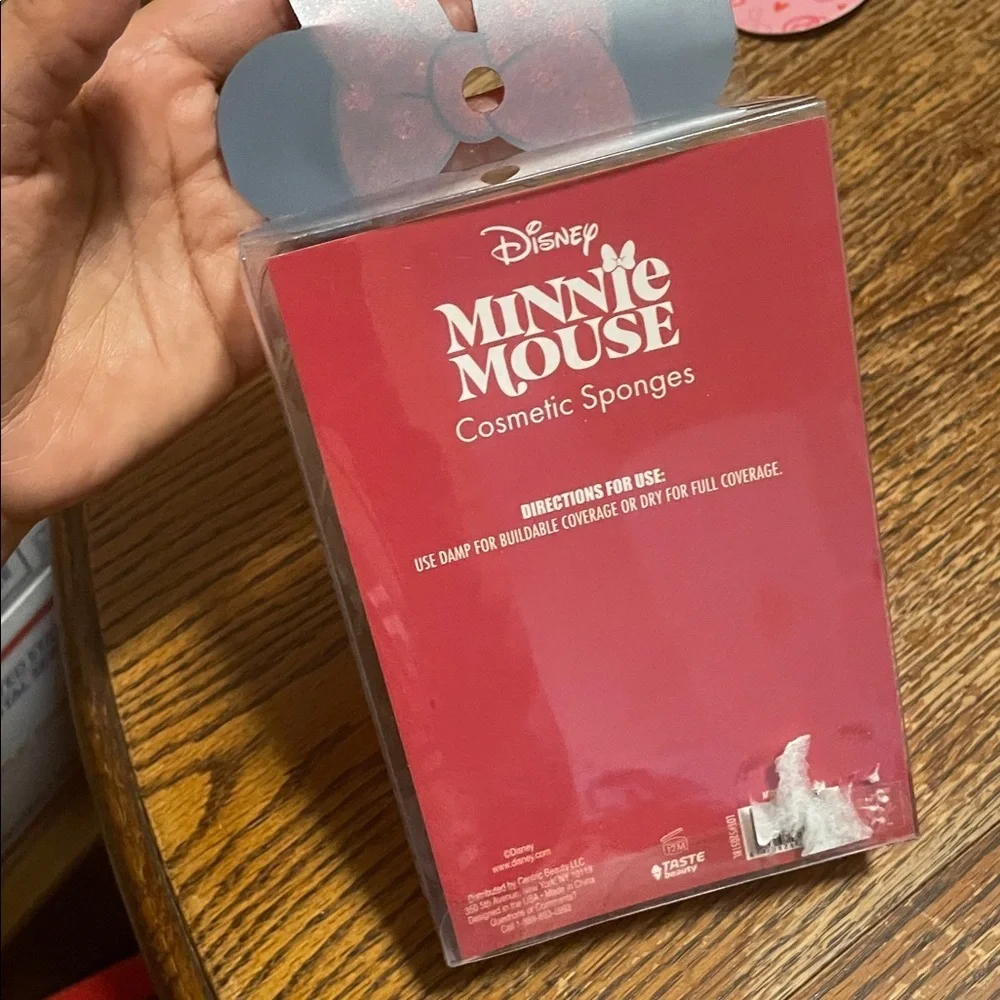 Disney Minnie Mouse Red and White Cosmetic Sponge Set